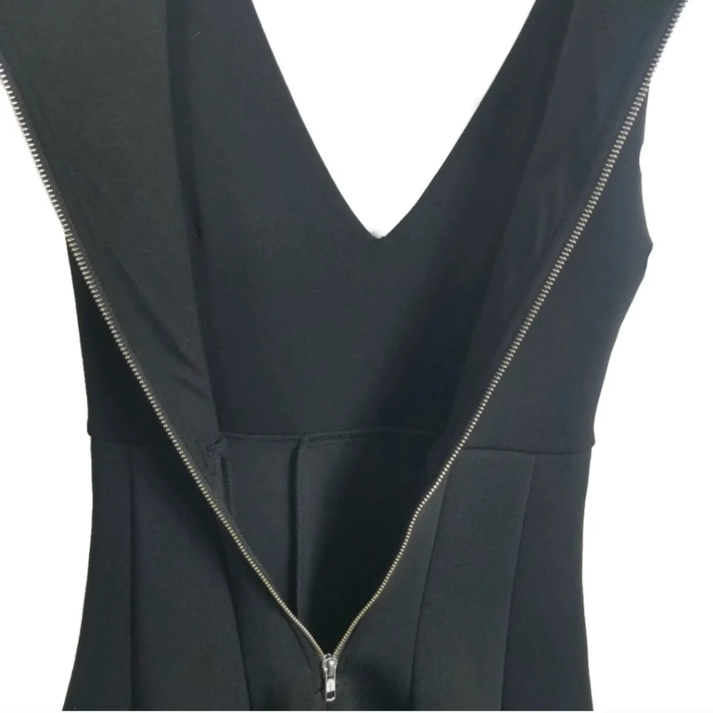 MINKPINK by Revolve flared sleeveless v- neck black mini skater dress. Size M - Picture 7 of 8